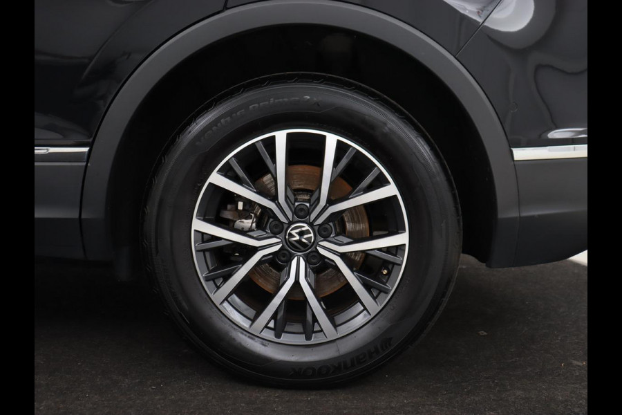 Volkswagen Tiguan 1.4 TSI eHybrid R-Line Business | Panoramadak | Trekhaak | Stoelverwarming | head-up display | Carplay | Cruise Control Adaptief | LMV 17 | Volkswagen Tiguan 1.4 TSI eHybrid R-Line Business | Panoramadak | Trekhaak | Stoelverwarming | head-up display | Carplay | Cruise Control Adaptief | LMV 17 |