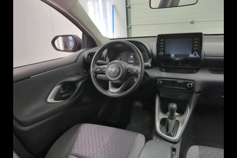 Toyota Yaris 1.5 Hybrid Active Auto. Navigatie Apple Carplay/Android Auto Camera Adaptive Cruise Control Climate Control Toyota Yaris 1.5 Hybrid Active Auto. Navigatie Apple Carplay/Android Auto Camera Adaptive Cruise Control Climate Control
