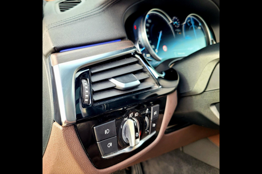 BMW 6 Serie Gran Turismo 630i Luxury - Pano, HUD, Camera, Nappa (BMW-dealer onderhouden) BMW 6 Serie Gran Turismo 630i Luxury - Pano, HUD, Camera, Nappa (BMW-dealer onderhouden)