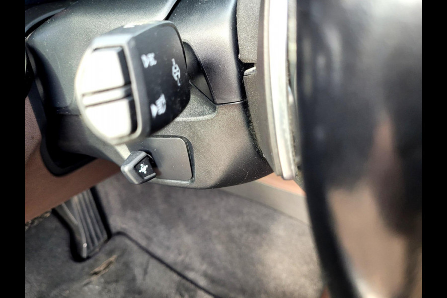 BMW 6 Serie Gran Turismo 630i Luxury - Pano, HUD, Camera, Nappa (BMW-dealer onderhouden) BMW 6 Serie Gran Turismo 630i Luxury - Pano, HUD, Camera, Nappa (BMW-dealer onderhouden)