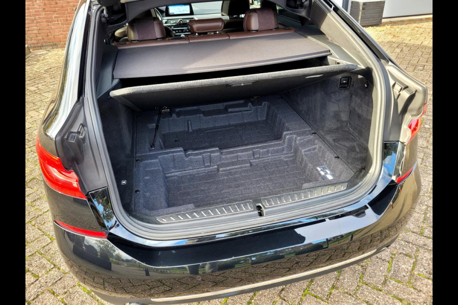 BMW 6 Serie Gran Turismo 630i Luxury - Pano, HUD, Camera, Nappa (BMW-dealer onderhouden) BMW 6 Serie Gran Turismo 630i Luxury - Pano, HUD, Camera, Nappa (BMW-dealer onderhouden)