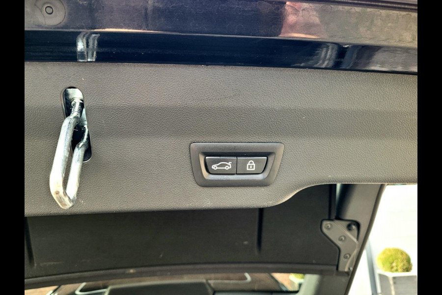 BMW 6 Serie Gran Turismo 630i Luxury - Pano, HUD, Camera, Nappa (BMW-dealer onderhouden) BMW 6 Serie Gran Turismo 630i Luxury - Pano, HUD, Camera, Nappa (BMW-dealer onderhouden)