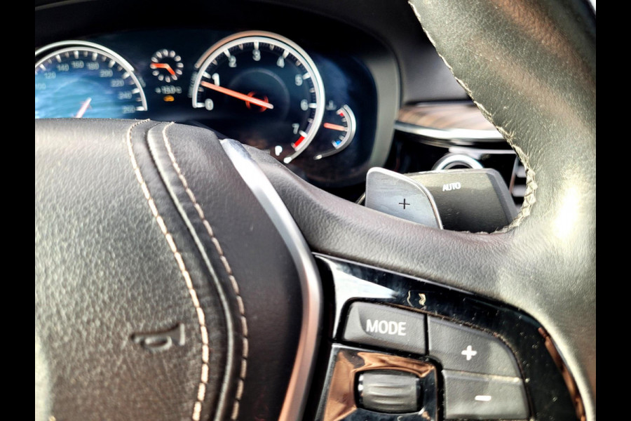 BMW 6 Serie Gran Turismo 630i Luxury - Pano, HUD, Camera, Nappa (BMW-dealer onderhouden) BMW 6 Serie Gran Turismo 630i Luxury - Pano, HUD, Camera, Nappa (BMW-dealer onderhouden)