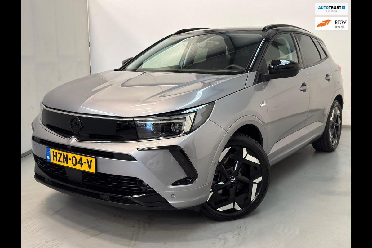 Opel Grandland 1.6 Turbo 300pk Plug-In 4x4 GSe / 1e eig / BTW Opel Grandland 1.6 Turbo 300pk Plug-In 4x4 GSe / 1e eig / BTW