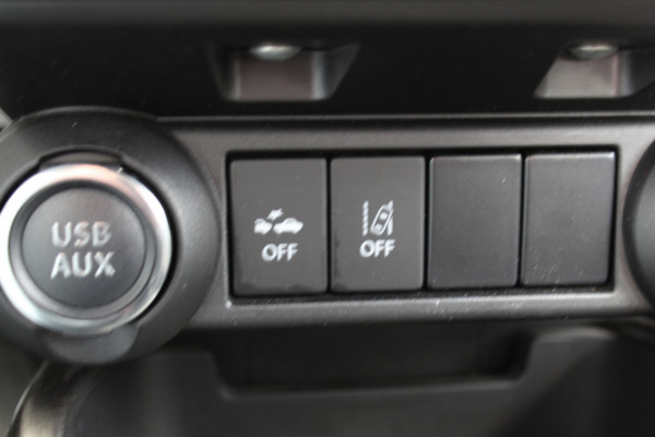 Suzuki Ignis 1.2-90pk Select. Mooie en luxe hoogzitter. Trekhaak, Keyless Entry, Lane Assist, Camera, Airco,