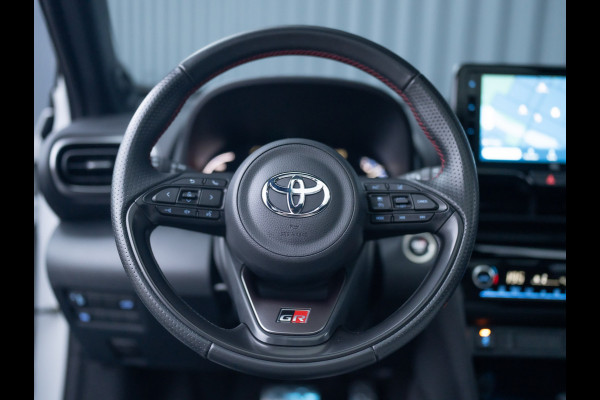 Toyota Yaris Cross 1.5 Hybrid GR Sport | Panodak | Elk. A-klep | JBL | Blind Spot | Head Up | Prijs Rijklaar!! Toyota Yaris Cross 1.5 Hybrid GR Sport | Panodak | Elk. A-klep | JBL | Blind Spot | Head Up | Prijs Rijklaar!!