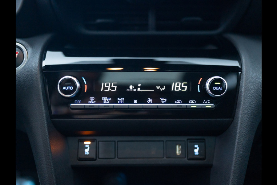 Toyota Yaris Cross 1.5 Hybrid GR Sport | Panodak | Elk. A-klep | JBL | Blind Spot | Head Up | Prijs Rijklaar!! Toyota Yaris Cross 1.5 Hybrid GR Sport | Panodak | Elk. A-klep | JBL | Blind Spot | Head Up | Prijs Rijklaar!!