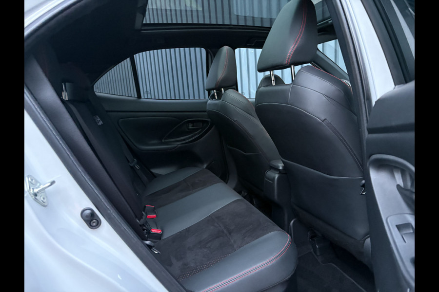 Toyota Yaris Cross 1.5 Hybrid GR Sport | Panodak | Elk. A-klep | JBL | Blind Spot | Head Up | Prijs Rijklaar!! Toyota Yaris Cross 1.5 Hybrid GR Sport | Panodak | Elk. A-klep | JBL | Blind Spot | Head Up | Prijs Rijklaar!!