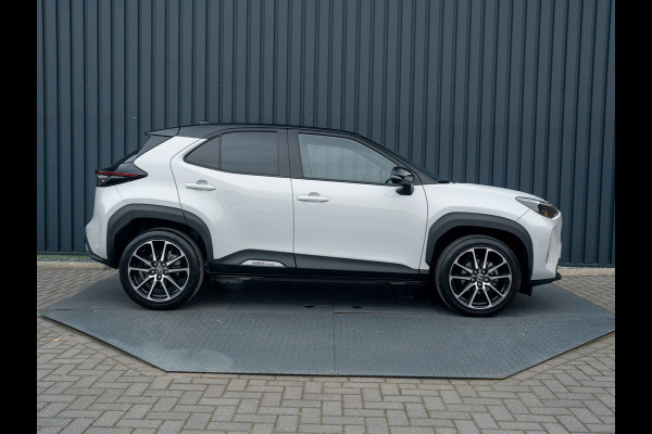 Toyota Yaris Cross 1.5 Hybrid GR Sport | Panodak | Elk. A-klep | JBL | Blind Spot | Head Up | Prijs Rijklaar!! Toyota Yaris Cross 1.5 Hybrid GR Sport | Panodak | Elk. A-klep | JBL | Blind Spot | Head Up | Prijs Rijklaar!!