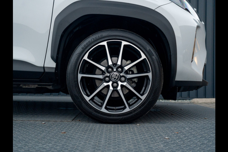 Toyota Yaris Cross 1.5 Hybrid GR Sport | Panodak | Elk. A-klep | JBL | Blind Spot | Head Up | Prijs Rijklaar!! Toyota Yaris Cross 1.5 Hybrid GR Sport | Panodak | Elk. A-klep | JBL | Blind Spot | Head Up | Prijs Rijklaar!!