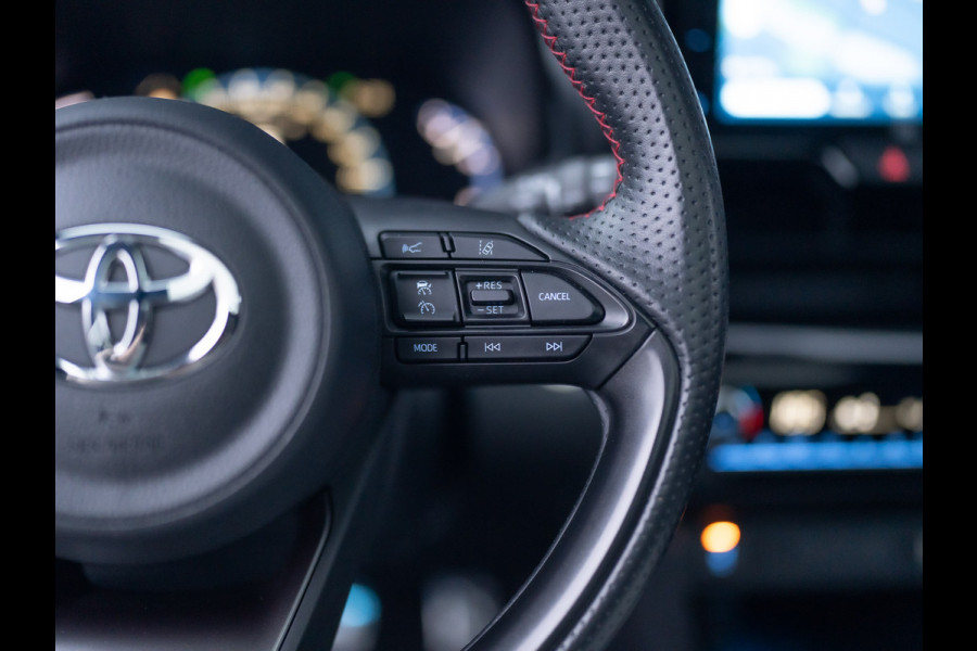 Toyota Yaris Cross 1.5 Hybrid GR Sport | Panodak | Elk. A-klep | JBL | Blind Spot | Head Up | Prijs Rijklaar!! Toyota Yaris Cross 1.5 Hybrid GR Sport | Panodak | Elk. A-klep | JBL | Blind Spot | Head Up | Prijs Rijklaar!!