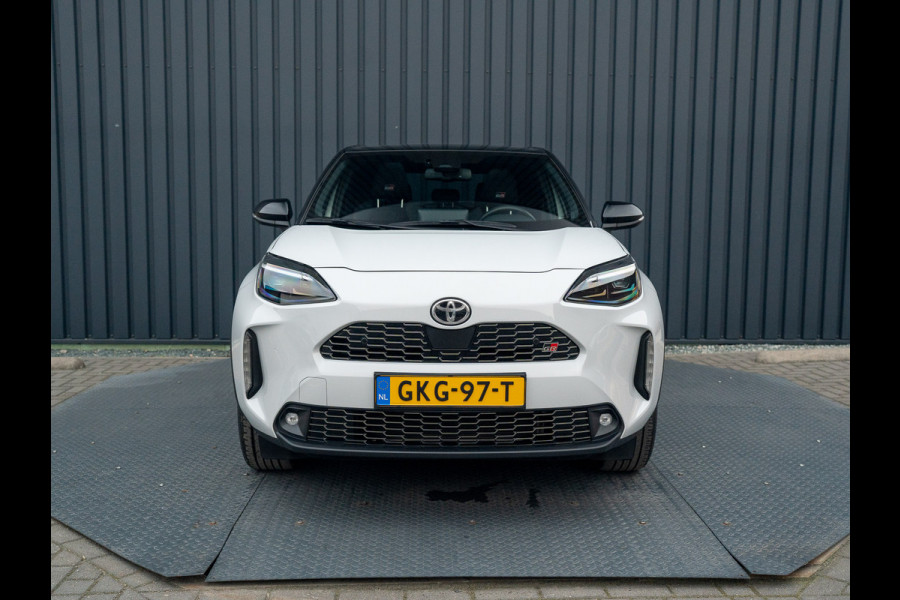 Toyota Yaris Cross 1.5 Hybrid GR Sport | Panodak | Elk. A-klep | JBL | Blind Spot | Head Up | Prijs Rijklaar!! Toyota Yaris Cross 1.5 Hybrid GR Sport | Panodak | Elk. A-klep | JBL | Blind Spot | Head Up | Prijs Rijklaar!!