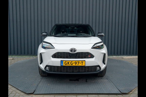 Toyota Yaris Cross 1.5 Hybrid GR Sport | Panodak | Elk. A-klep | JBL | Blind Spot | Head Up | Prijs Rijklaar!! Toyota Yaris Cross 1.5 Hybrid GR Sport | Panodak | Elk. A-klep | JBL | Blind Spot | Head Up | Prijs Rijklaar!!