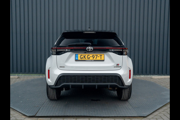 Toyota Yaris Cross 1.5 Hybrid GR Sport | Panodak | Elk. A-klep | JBL | Blind Spot | Head Up | Prijs Rijklaar!! Toyota Yaris Cross 1.5 Hybrid GR Sport | Panodak | Elk. A-klep | JBL | Blind Spot | Head Up | Prijs Rijklaar!!