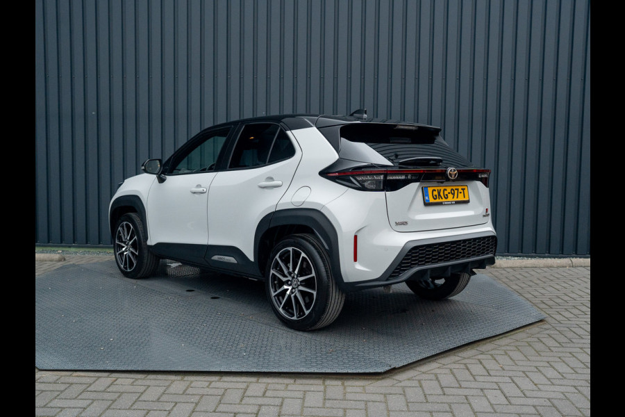 Toyota Yaris Cross 1.5 Hybrid GR Sport | Panodak | Elk. A-klep | JBL | Blind Spot | Head Up | Prijs Rijklaar!! Toyota Yaris Cross 1.5 Hybrid GR Sport | Panodak | Elk. A-klep | JBL | Blind Spot | Head Up | Prijs Rijklaar!!