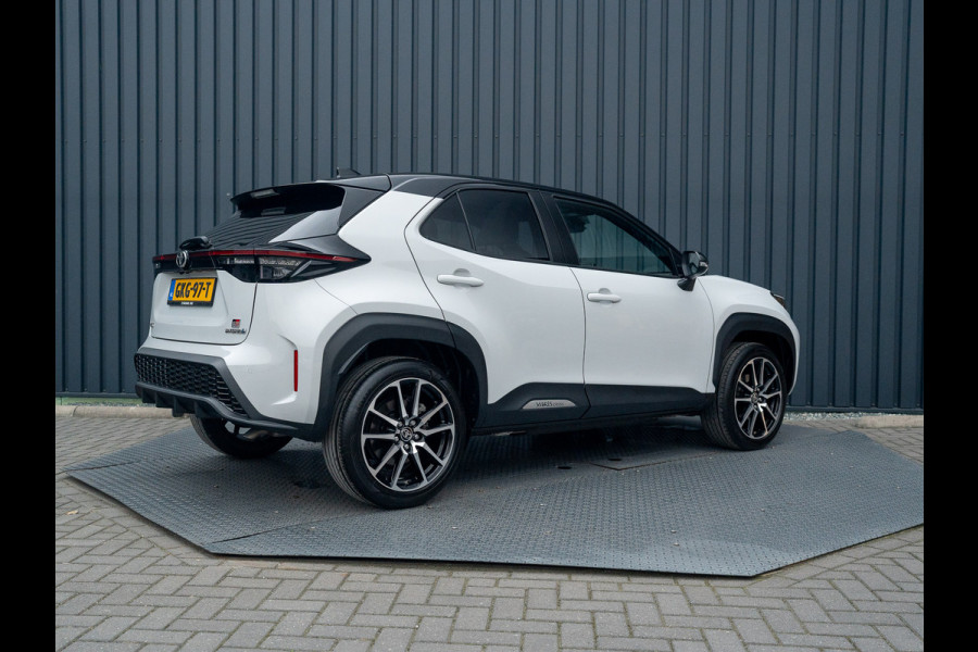 Toyota Yaris Cross 1.5 Hybrid GR Sport | Panodak | Elk. A-klep | JBL | Blind Spot | Head Up | Prijs Rijklaar!! Toyota Yaris Cross 1.5 Hybrid GR Sport | Panodak | Elk. A-klep | JBL | Blind Spot | Head Up | Prijs Rijklaar!!