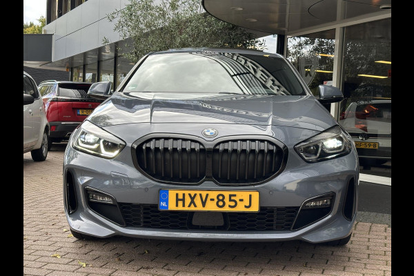 BMW 1-serie 120d High Executive M Pakket Panoramadak LED Ambient 17”LM BMW 1-serie 120d High Executive M Pakket Panoramadak LED Ambient 17”LM