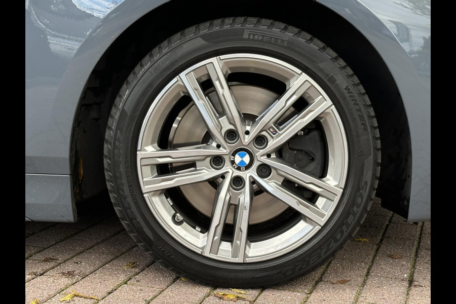 BMW 1-serie 120d High Executive M Pakket Panoramadak LED Ambient 17”LM BMW 1-serie 120d High Executive M Pakket Panoramadak LED Ambient 17”LM