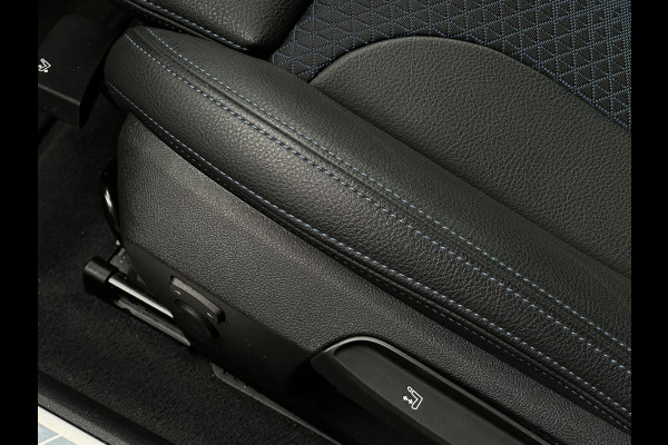 BMW 1-serie 120d High Executive M Pakket Panoramadak LED Ambient 17”LM BMW 1-serie 120d High Executive M Pakket Panoramadak LED Ambient 17”LM