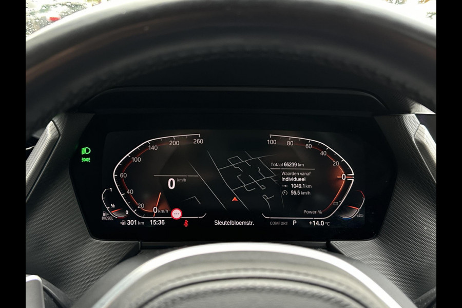 BMW 1-serie 120d High Executive M Pakket Panoramadak LED Ambient 17”LM BMW 1-serie 120d High Executive M Pakket Panoramadak LED Ambient 17”LM