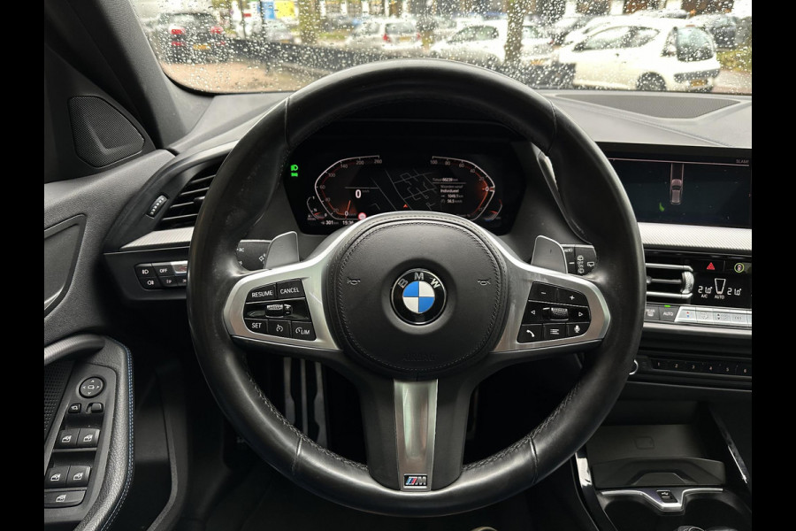 BMW 1-serie 120d High Executive M Pakket Panoramadak LED Ambient 17”LM BMW 1-serie 120d High Executive M Pakket Panoramadak LED Ambient 17”LM