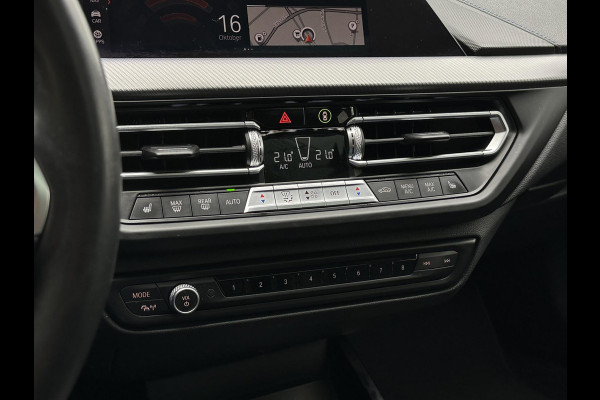 BMW 1-serie 120d High Executive M Pakket Panoramadak LED Ambient 17”LM BMW 1-serie 120d High Executive M Pakket Panoramadak LED Ambient 17”LM