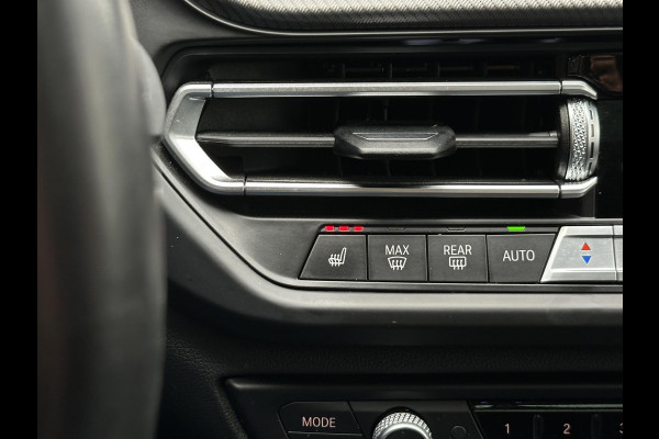 BMW 1-serie 120d High Executive M Pakket Panoramadak LED Ambient 17”LM BMW 1-serie 120d High Executive M Pakket Panoramadak LED Ambient 17”LM