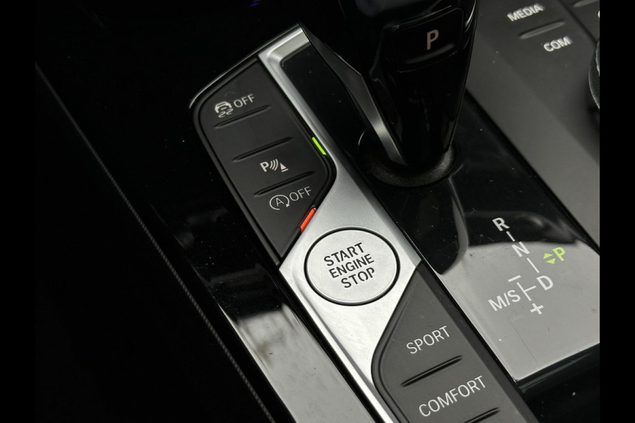 BMW 1-serie 120d High Executive M Pakket Panoramadak LED Ambient 17”LM BMW 1-serie 120d High Executive M Pakket Panoramadak LED Ambient 17”LM