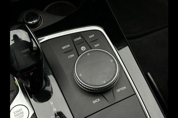 BMW 1-serie 120d High Executive M Pakket Panoramadak LED Ambient 17”LM BMW 1-serie 120d High Executive M Pakket Panoramadak LED Ambient 17”LM