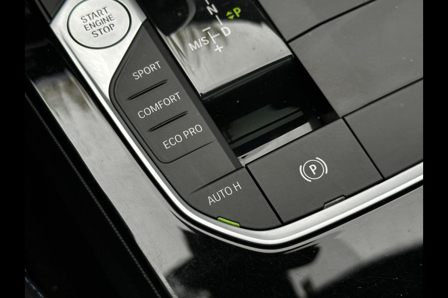 BMW 1-serie 120d High Executive M Pakket Panoramadak LED Ambient 17”LM BMW 1-serie 120d High Executive M Pakket Panoramadak LED Ambient 17”LM