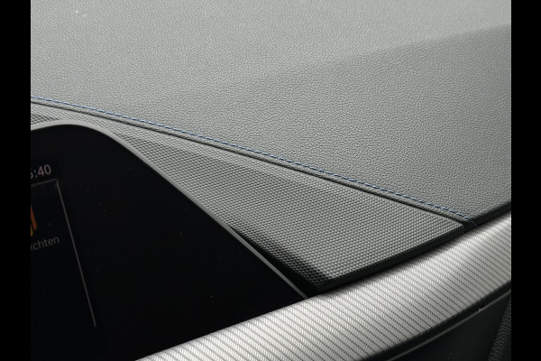 BMW 1-serie 120d High Executive M Pakket Panoramadak LED Ambient 17”LM BMW 1-serie 120d High Executive M Pakket Panoramadak LED Ambient 17”LM