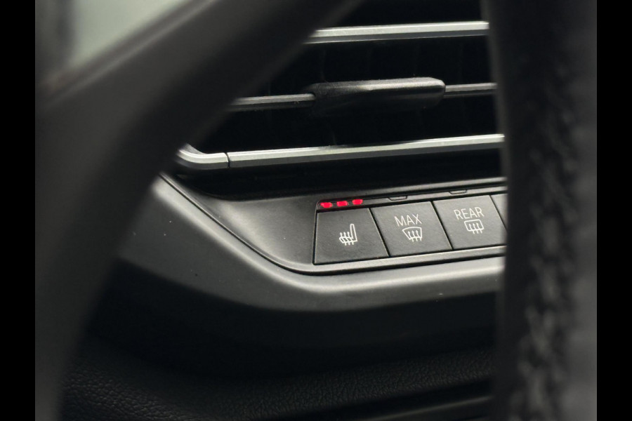 BMW 1-serie 120d High Executive M Pakket Panoramadak LED Ambient 17”LM BMW 1-serie 120d High Executive M Pakket Panoramadak LED Ambient 17”LM