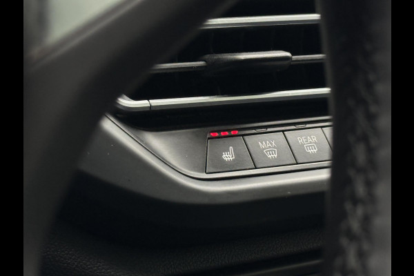 BMW 1-serie 120d High Executive M Pakket Panoramadak LED Ambient 17”LM BMW 1-serie 120d High Executive M Pakket Panoramadak LED Ambient 17”LM