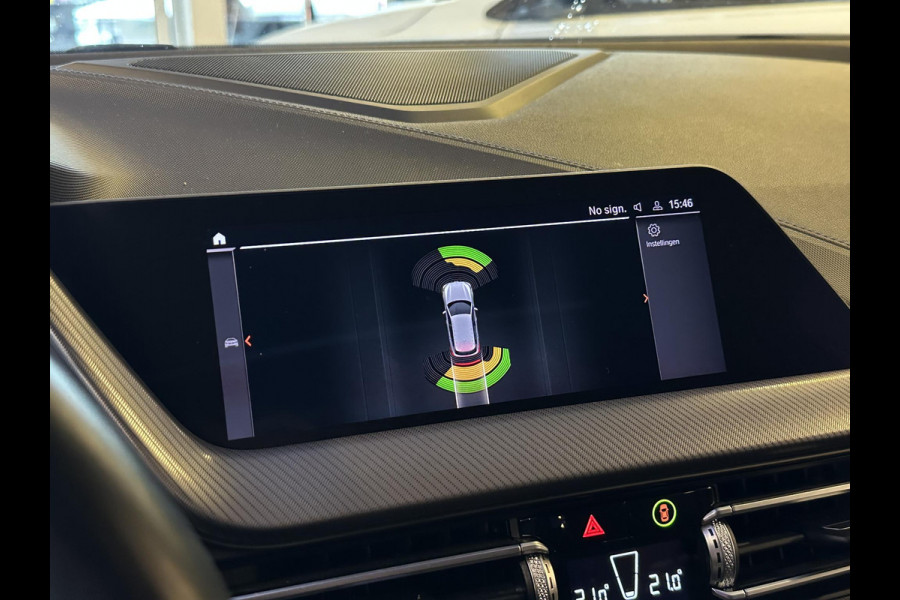 BMW 1-serie 120d High Executive M Pakket Panoramadak LED Ambient 17”LM BMW 1-serie 120d High Executive M Pakket Panoramadak LED Ambient 17”LM