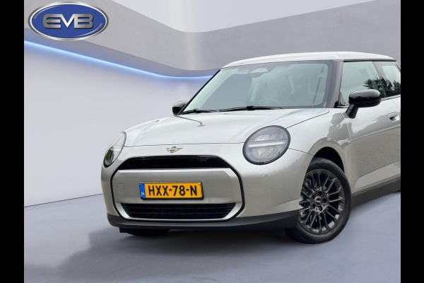 MINI Cooper E Essential 40.7 kWh NIEUW 28-07-2025, achteruitrijcamera, 17 inch ,nieuw prijs € 31860,-, nl auto met nap MINI Cooper E Essential 40.7 kWh NIEUW 28-07-2025, achteruitrijcamera, 17 inch ,nieuw prijs € 31860,-, nl auto met nap