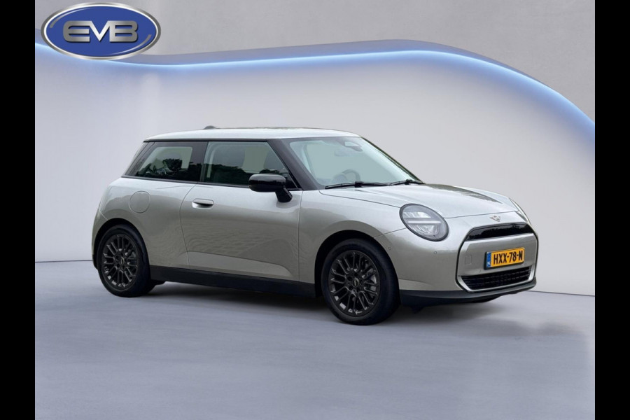 MINI Cooper E Essential 40.7 kWh NIEUW 28-07-2025, achteruitrijcamera, 17 inch ,nieuw prijs € 31860,-, nl auto met nap MINI Cooper E Essential 40.7 kWh NIEUW 28-07-2025, achteruitrijcamera, 17 inch ,nieuw prijs € 31860,-, nl auto met nap