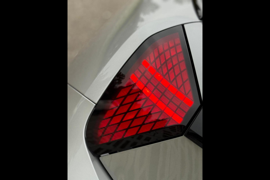 MINI Cooper E Essential 40.7 kWh NIEUW 28-07-2025, achteruitrijcamera, 17 inch ,nieuw prijs € 31860,-, nl auto met nap MINI Cooper E Essential 40.7 kWh NIEUW 28-07-2025, achteruitrijcamera, 17 inch ,nieuw prijs € 31860,-, nl auto met nap