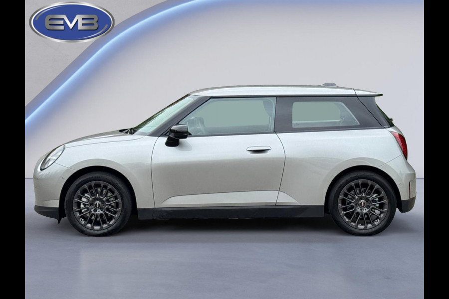 MINI Cooper E Essential 40.7 kWh NIEUW 28-07-2025, achteruitrijcamera, 17 inch ,nieuw prijs € 31860,-, nl auto met nap MINI Cooper E Essential 40.7 kWh NIEUW 28-07-2025, achteruitrijcamera, 17 inch ,nieuw prijs € 31860,-, nl auto met nap