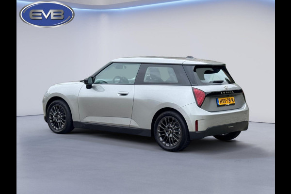 MINI Cooper E Essential 40.7 kWh NIEUW 28-07-2025, achteruitrijcamera, 17 inch ,nieuw prijs € 31860,-, nl auto met nap MINI Cooper E Essential 40.7 kWh NIEUW 28-07-2025, achteruitrijcamera, 17 inch ,nieuw prijs € 31860,-, nl auto met nap