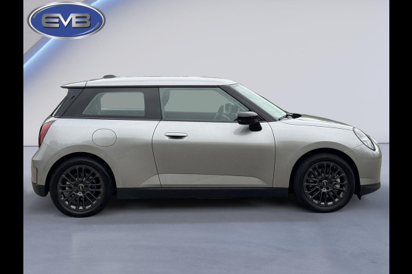 MINI Cooper E Essential 40.7 kWh NIEUW 28-07-2025, achteruitrijcamera, 17 inch ,nieuw prijs € 31860,-, nl auto met nap MINI Cooper E Essential 40.7 kWh NIEUW 28-07-2025, achteruitrijcamera, 17 inch ,nieuw prijs € 31860,-, nl auto met nap