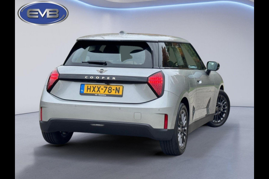 MINI Cooper E Essential 40.7 kWh NIEUW 28-07-2025, achteruitrijcamera, 17 inch ,nieuw prijs € 31860,-, nl auto met nap MINI Cooper E Essential 40.7 kWh NIEUW 28-07-2025, achteruitrijcamera, 17 inch ,nieuw prijs € 31860,-, nl auto met nap