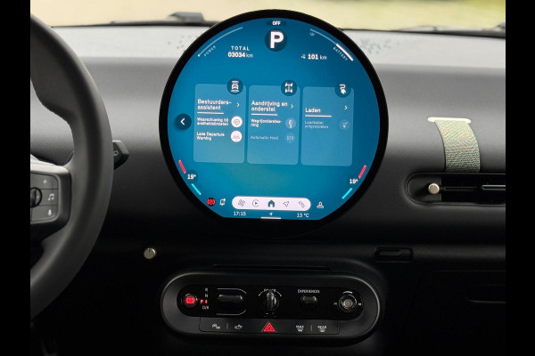 MINI Cooper E Essential 40.7 kWh NIEUW 28-07-2025, achteruitrijcamera, 17 inch ,nieuw prijs € 31860,-, nl auto met nap MINI Cooper E Essential 40.7 kWh NIEUW 28-07-2025, achteruitrijcamera, 17 inch ,nieuw prijs € 31860,-, nl auto met nap