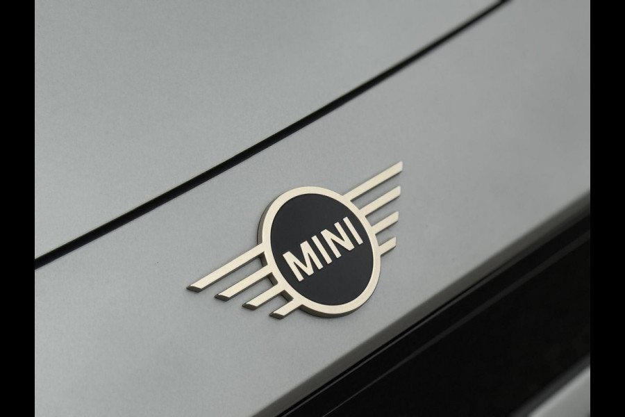 MINI Cooper E Essential 40.7 kWh NIEUW 28-07-2025, achteruitrijcamera, 17 inch ,nieuw prijs € 31860,-, nl auto met nap MINI Cooper E Essential 40.7 kWh NIEUW 28-07-2025, achteruitrijcamera, 17 inch ,nieuw prijs € 31860,-, nl auto met nap