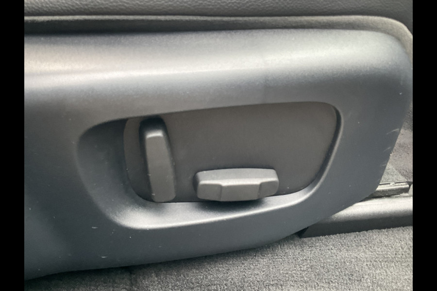 Land Rover Range Rover Velar 2.0 I4 Turbo AWD R-Dynamic Pano HUD Meridian Leer Stuur/Stoelverw Memory VOL! Land Rover Range Rover Velar 2.0 I4 Turbo AWD R-Dynamic Pano HUD Meridian Leer Stuur/Stoelverw Memory VOL!