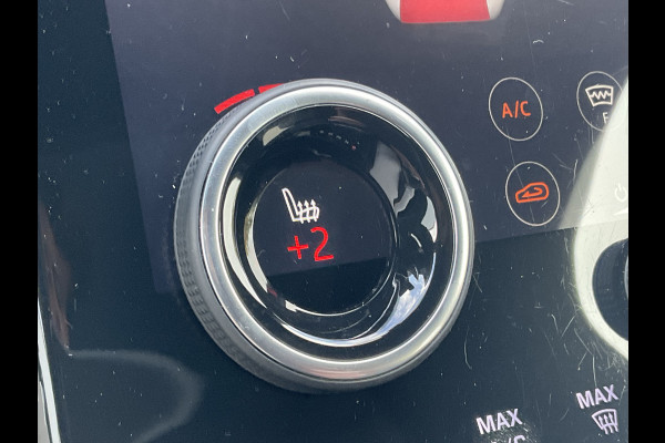 Land Rover Range Rover Velar 2.0 I4 Turbo AWD R-Dynamic Pano HUD Meridian Leer Stuur/Stoelverw Memory VOL! Land Rover Range Rover Velar 2.0 I4 Turbo AWD R-Dynamic Pano HUD Meridian Leer Stuur/Stoelverw Memory VOL!