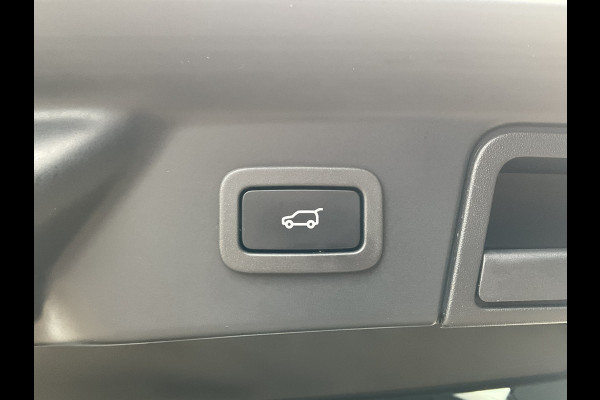 Land Rover Range Rover Velar 2.0 I4 Turbo AWD R-Dynamic Pano HUD Meridian Leer Stuur/Stoelverw Memory VOL! Land Rover Range Rover Velar 2.0 I4 Turbo AWD R-Dynamic Pano HUD Meridian Leer Stuur/Stoelverw Memory VOL!