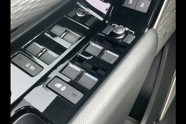 Land Rover Range Rover Velar 2.0 I4 Turbo AWD R-Dynamic Pano HUD Meridian Leer Stuur/Stoelverw Memory VOL! Land Rover Range Rover Velar 2.0 I4 Turbo AWD R-Dynamic Pano HUD Meridian Leer Stuur/Stoelverw Memory VOL!