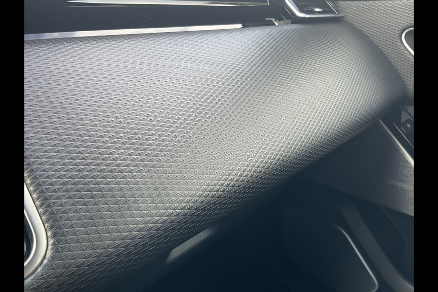 Land Rover Range Rover Velar 2.0 I4 Turbo AWD R-Dynamic Pano HUD Meridian Leer Stuur/Stoelverw Memory VOL! Land Rover Range Rover Velar 2.0 I4 Turbo AWD R-Dynamic Pano HUD Meridian Leer Stuur/Stoelverw Memory VOL!