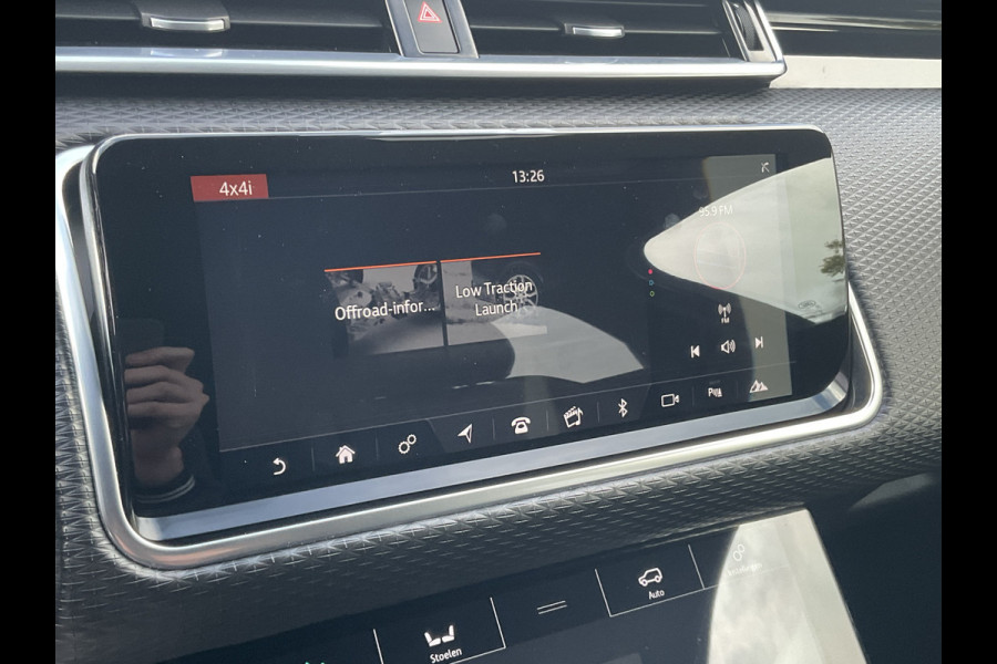Land Rover Range Rover Velar 2.0 I4 Turbo AWD R-Dynamic Pano HUD Meridian Leer Stuur/Stoelverw Memory VOL! Land Rover Range Rover Velar 2.0 I4 Turbo AWD R-Dynamic Pano HUD Meridian Leer Stuur/Stoelverw Memory VOL!