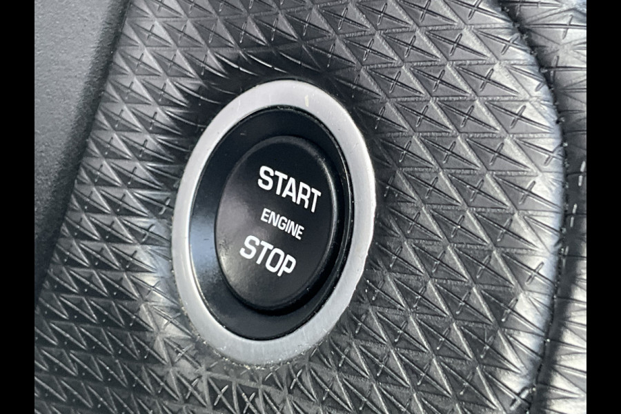 Land Rover Range Rover Velar 2.0 I4 Turbo AWD R-Dynamic Pano HUD Meridian Leer Stuur/Stoelverw Memory VOL! Land Rover Range Rover Velar 2.0 I4 Turbo AWD R-Dynamic Pano HUD Meridian Leer Stuur/Stoelverw Memory VOL!